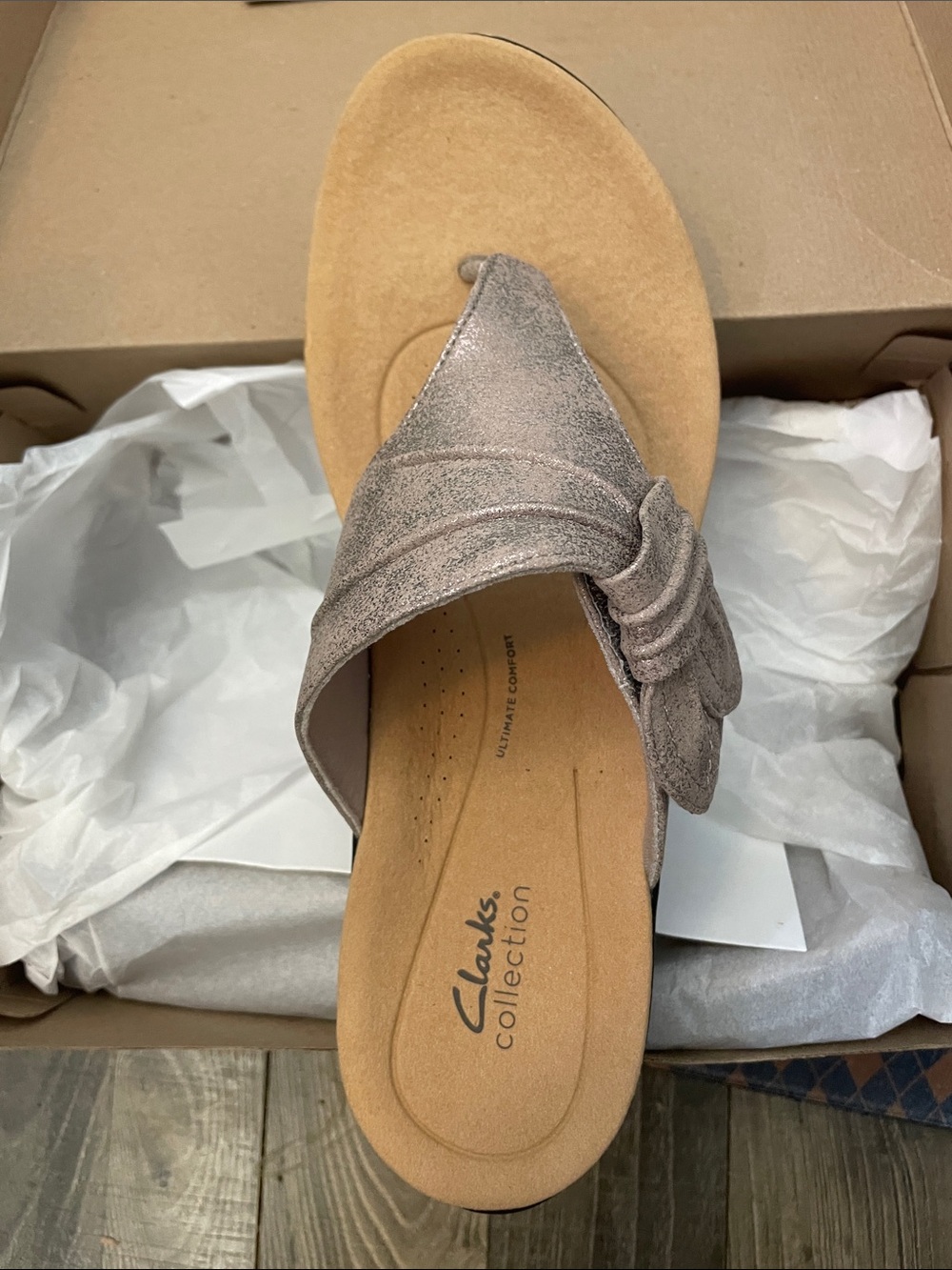 Clarks Women's Metallic Taupe Knot Toe-Post Sandal